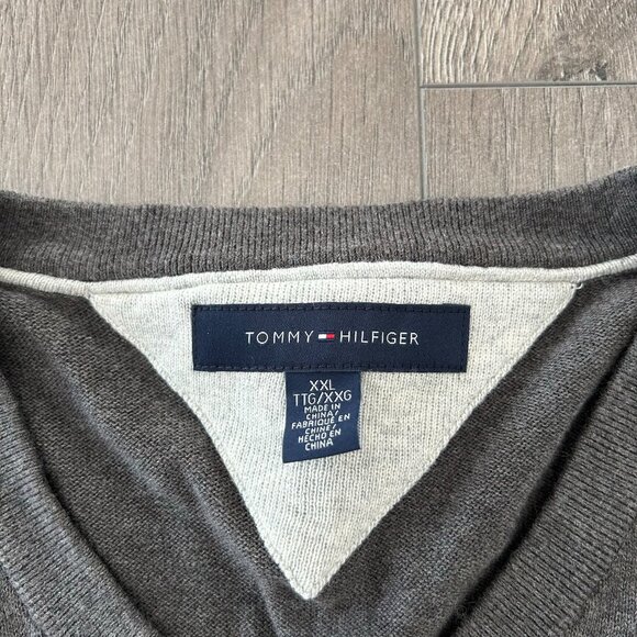 TOMMY HILFIGER striped men's sweater - Picture 2 of 5